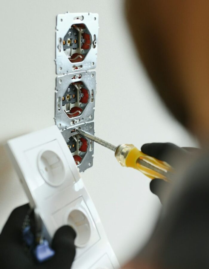 Gate motor installation and wiring